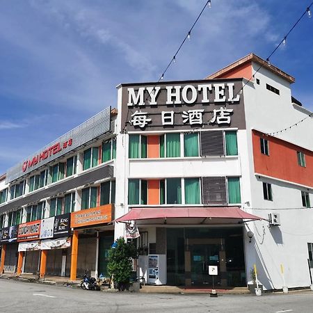 My Hotel Букит Мертаджам Екстериор снимка