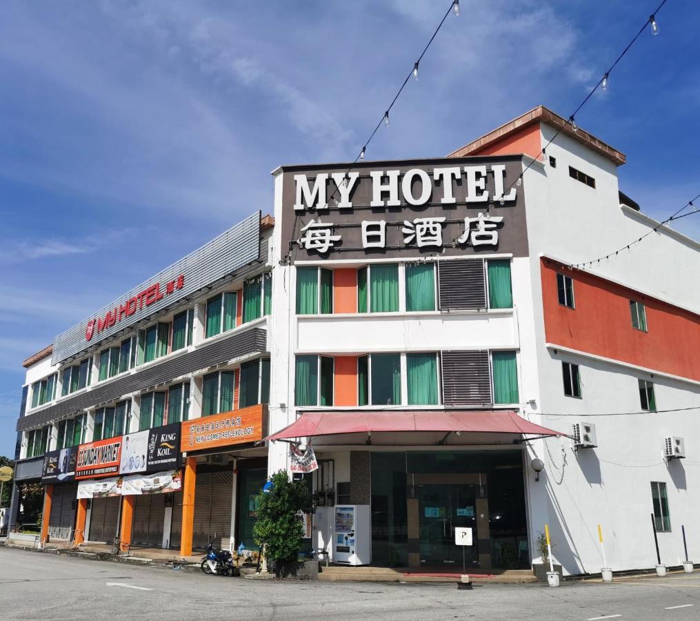 My Hotel Букит Мертаджам Екстериор снимка