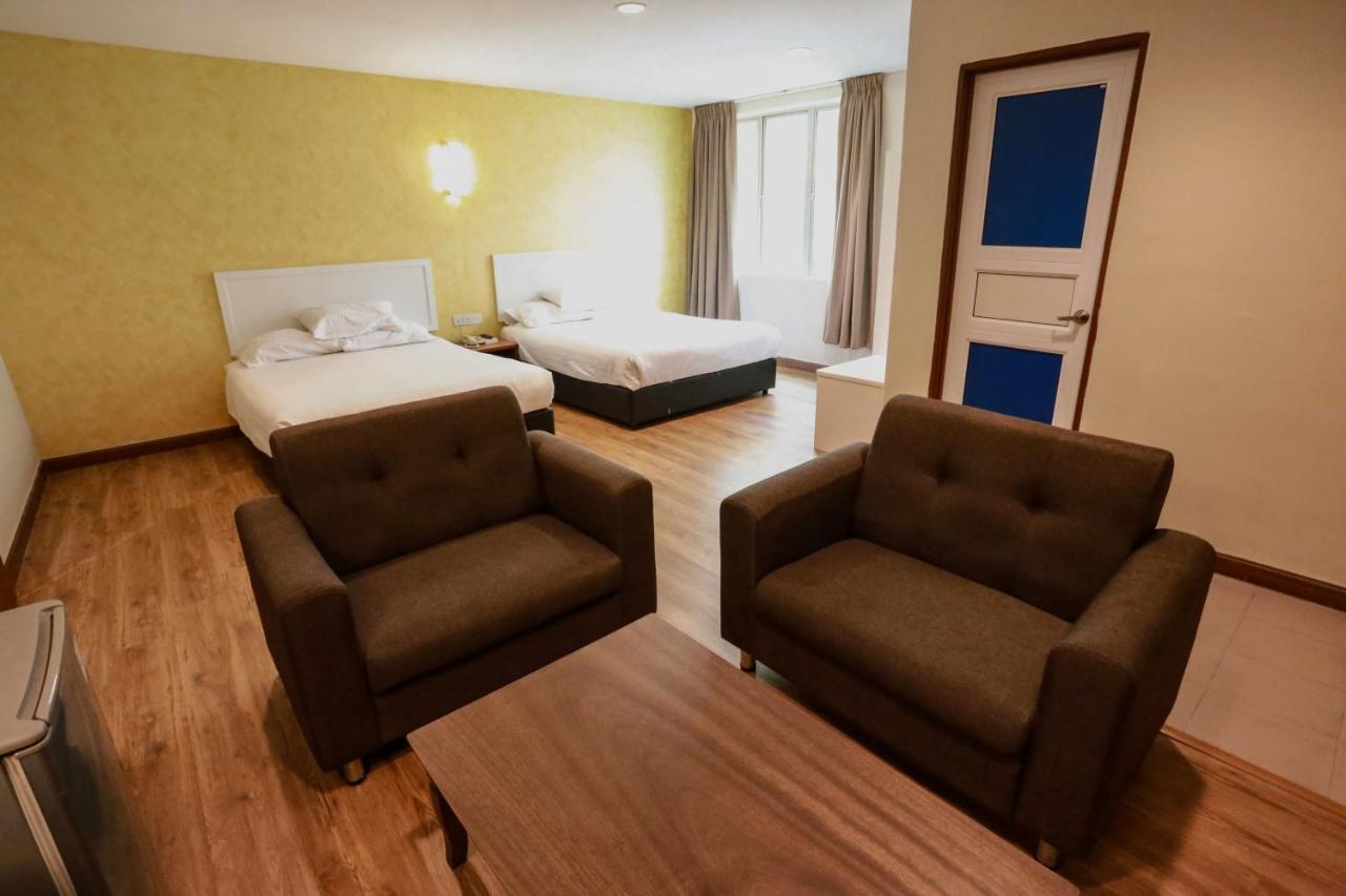 My Hotel Букит Мертаджам Екстериор снимка