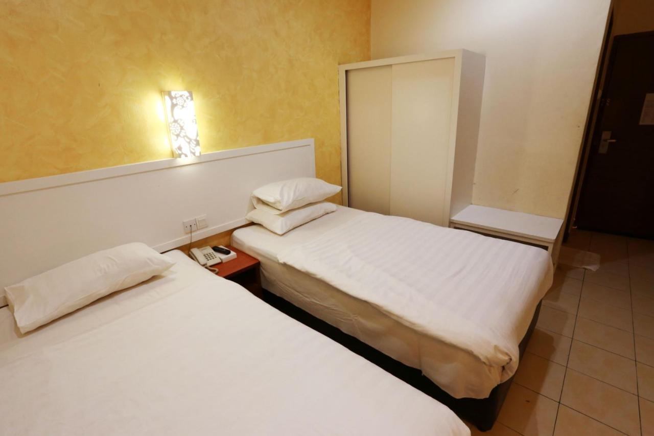 My Hotel Букит Мертаджам Екстериор снимка