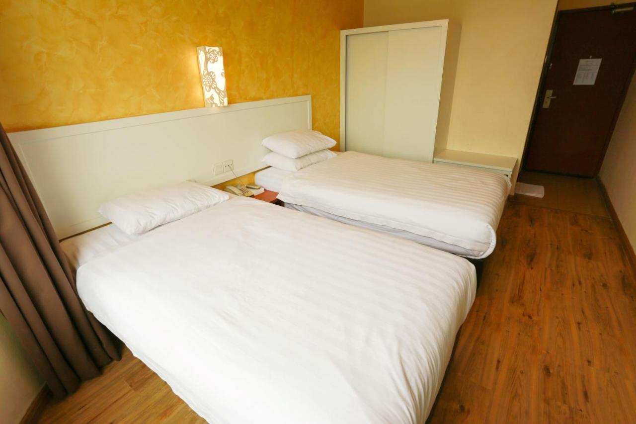 My Hotel Букит Мертаджам Екстериор снимка