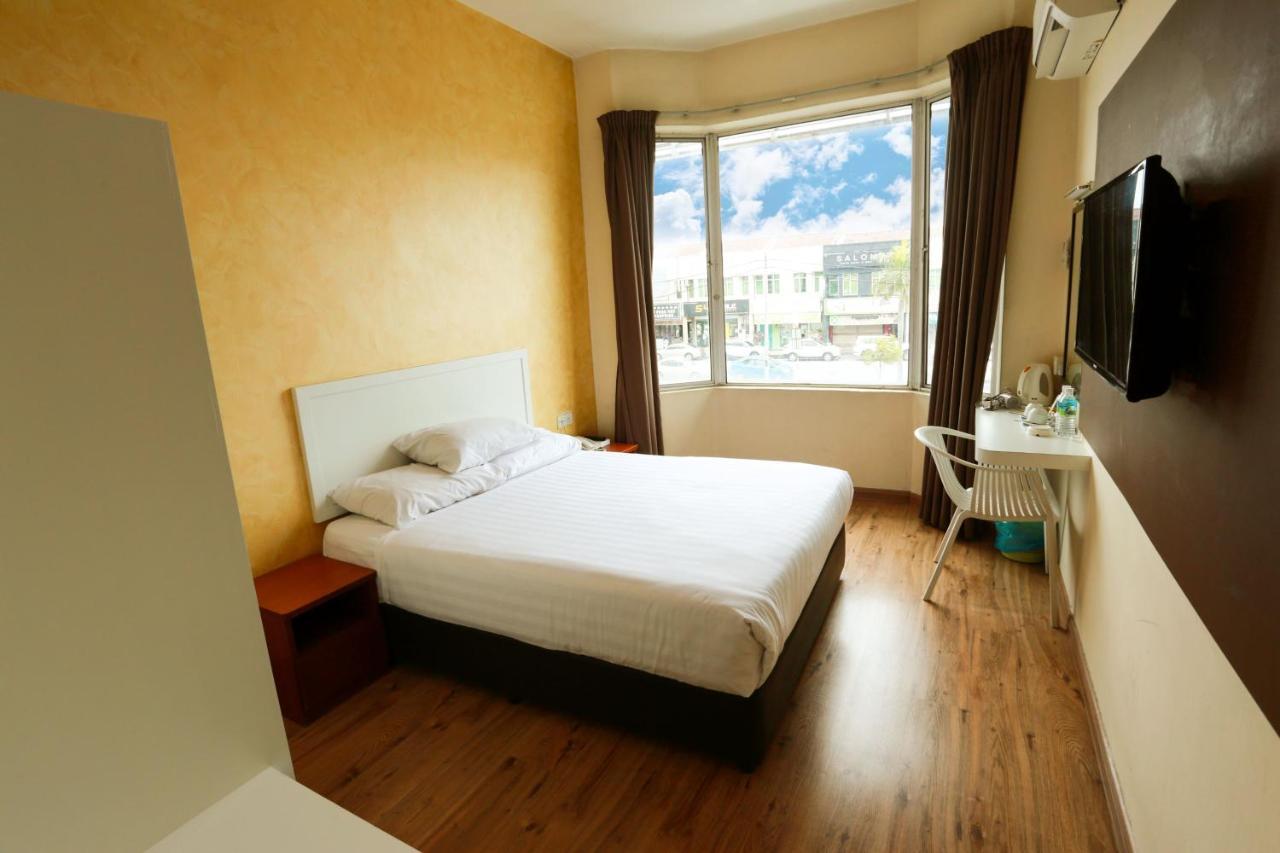 My Hotel Букит Мертаджам Екстериор снимка
